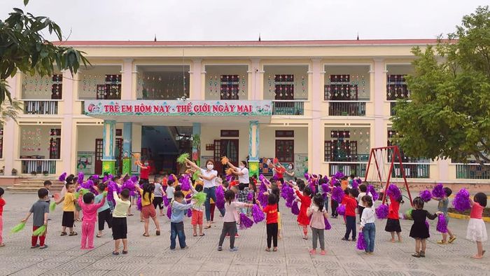 Hình ảnh hoạt động vui chơi tại Trường Mầm Non Hồng Đức