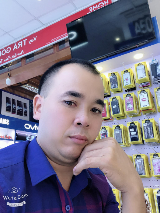Hình ảnh đội ngũ kỹ thuật viên chuyên nghiệp tại Tiến Lệ Mobile