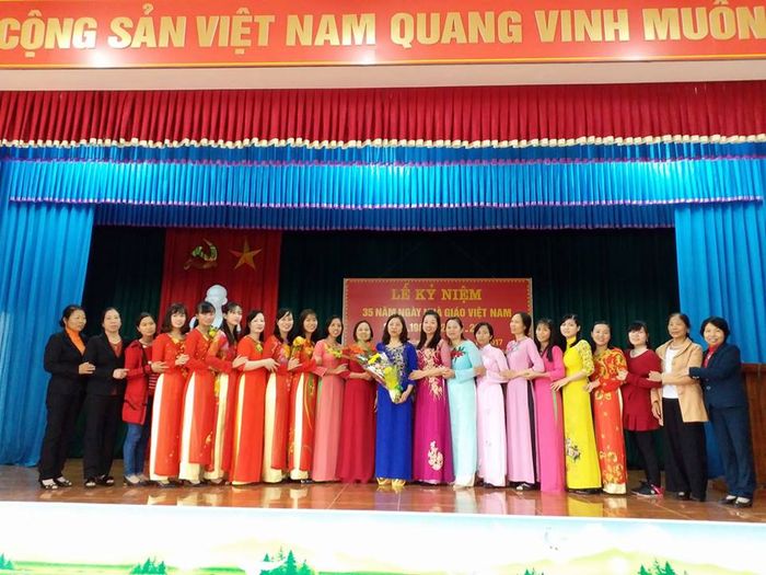 Hình ảnh khuôn viên xanh mát của Trường Mầm non Thái Hồng
