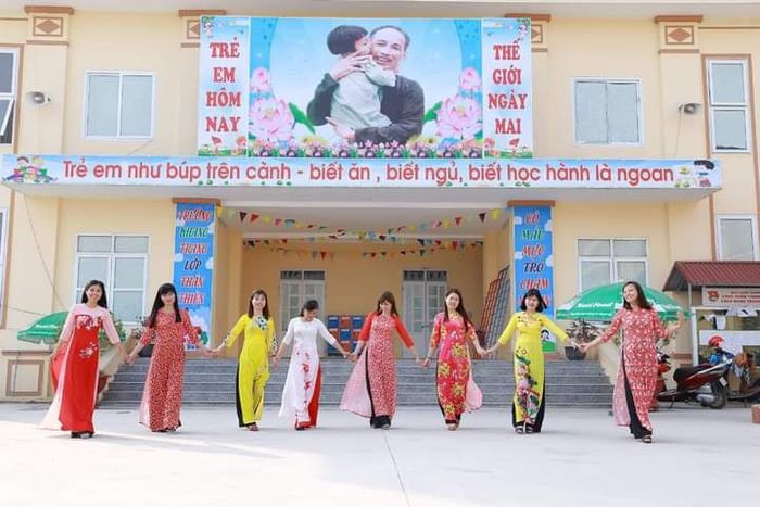 Khám phá Trường Mầm Non Nguyên Giáp qua góc nhìn mới - Những khoảnh khắc đáng yêu được ghi lại trong bức ảnh thứ hai đầy ấn tượng.