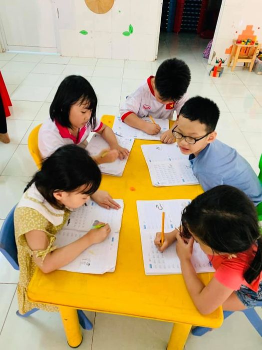 Hình ảnh khuôn viên hiện đại tại VietStar Kindergarten