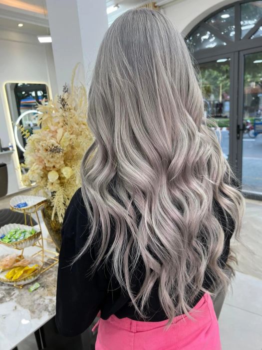 Không gian sang trọng và phong cách phục vụ chuyên nghiệp tại Nghĩa Hair Salon