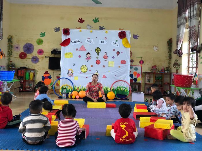Khuôn viên xanh mát tại Trường Mầm Non Ứng Hòe