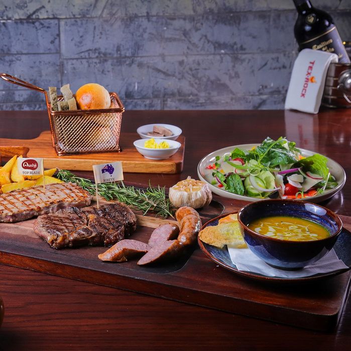 Góc ấm cúng tại TexRock Steakhouse (Ảnh 2)