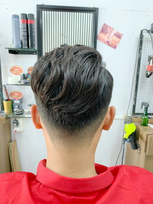 Nghệ thuật cắt tóc tỉ mỉ tại Barber Âu Sky - Ảnh 2