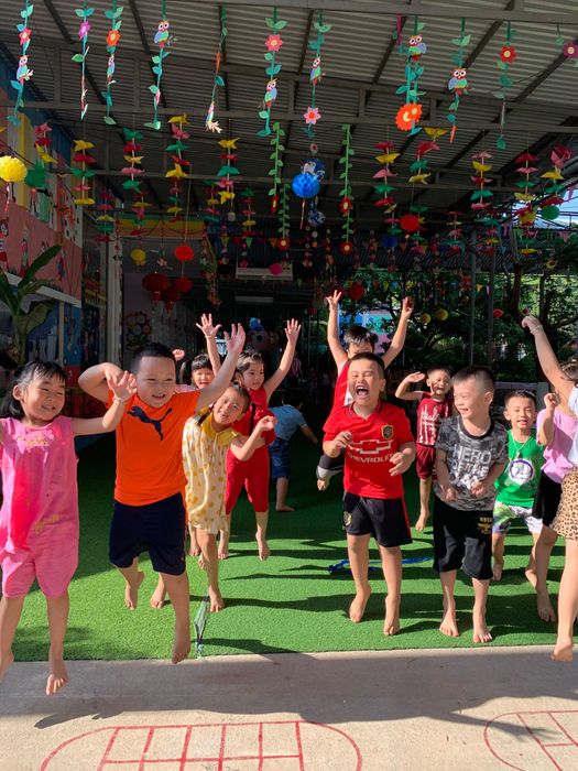 Trường mầm non Thần Đồng ảnh 3 - Góc nhìn chân thực về thế giới học đường đầy màu sắc, nơi mỗi hoạt động đều là cơ hội khám phá bản thân.