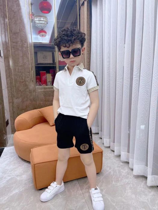 Không gian trưng bày đầy màu sắc tại By Kid Shop