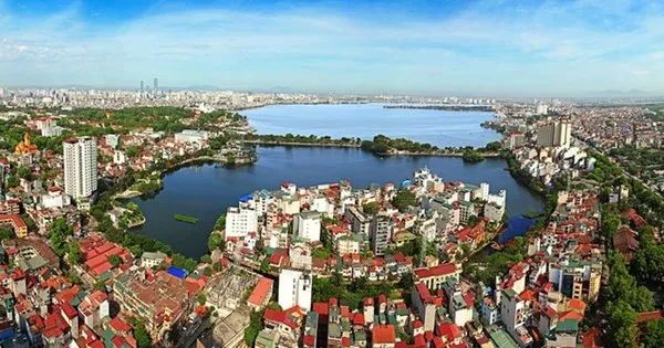 Hình ảnh minh họa: Hồ Tây - viên ngọc giữa lòng Hà Nội (Nguồn: Internet)
