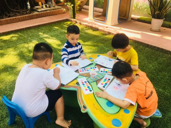 Khám phá không gian học tập đầy màu sắc tại Trường Mầm Non Minh Hải Hà Nội qua những hình ảnh chân thực và sống động.