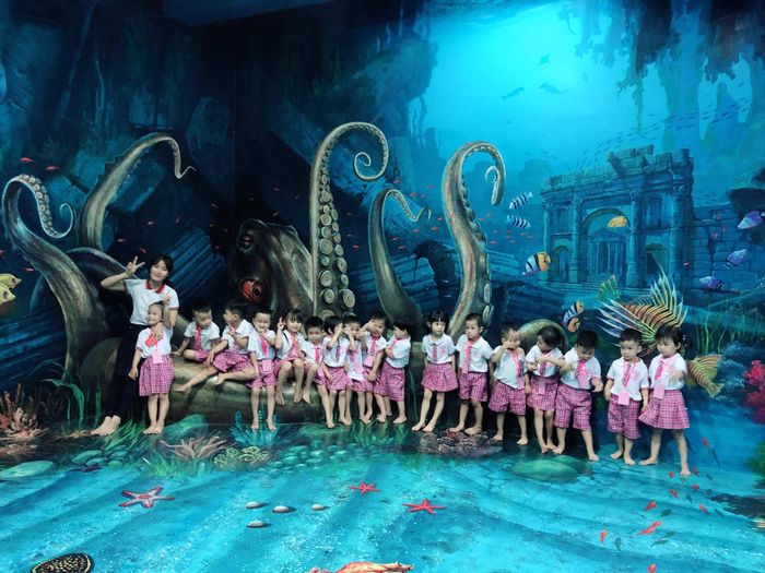 Trường Mầm non Hồng Nhung ảnh 1 - Khoảnh khắc tỏa sáng của những thiên thần nhỏ trong không gian học tập tràn đầy niềm vui và sáng tạo.