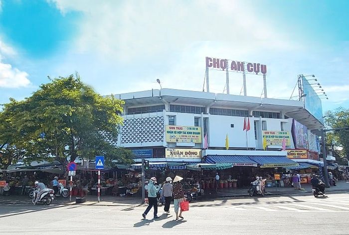 Hình ảnh chợ An Cựu nhộn nhịp