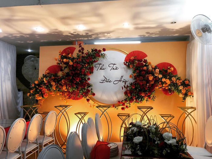 Không gian tiệc cưới sang trọng được thiết kế bởi B Wedding