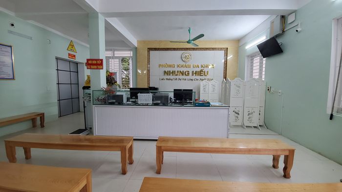 Hình ảnh đội ngũ y bác sĩ Phòng Khám Nhung Hiếu