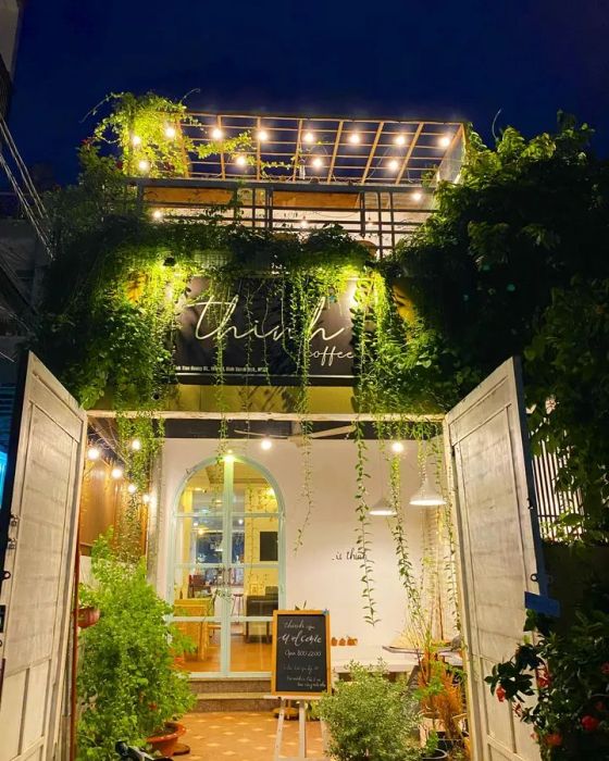 Khu vườn nhỏ đầy mộng mơ tại Thinh Coffee