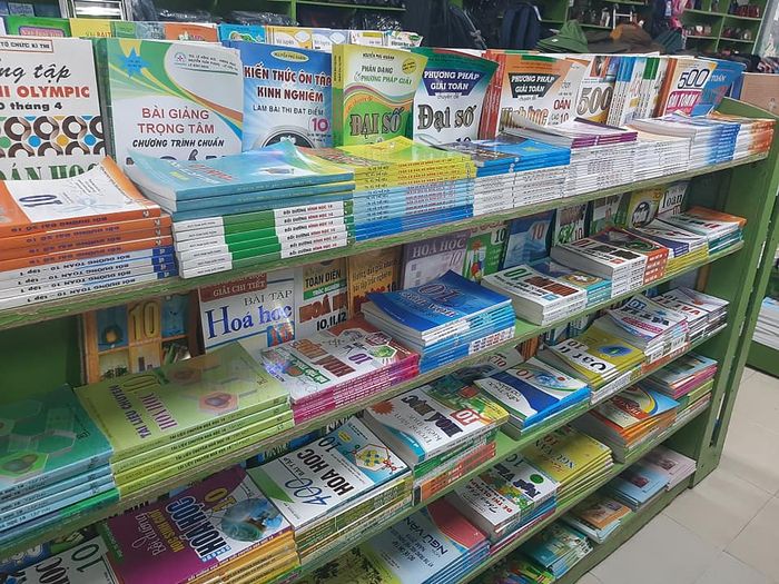 Góc đọc sách ấm cúng và hiện đại tại Nhà Sách Văn Hóa Vinh