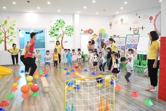 Hình ảnh các hoạt động thực hành cuộc sống và giờ học ngoại khóa tại Tuổi Thần Tiên Montessori