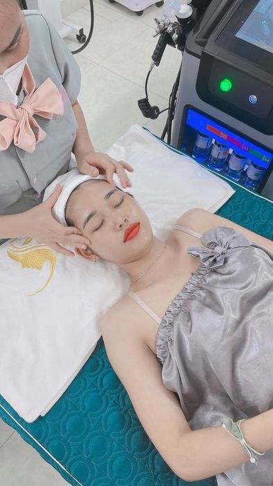 Hình ảnh quy trình điều trị da chuyên nghiệp tại Minh Phương