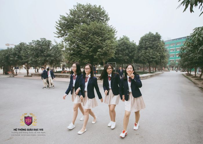 Hình ảnh thứ hai khắc họa không gian học tập hiện đại tại Trường Phổ thông Quốc tế Việt Nam