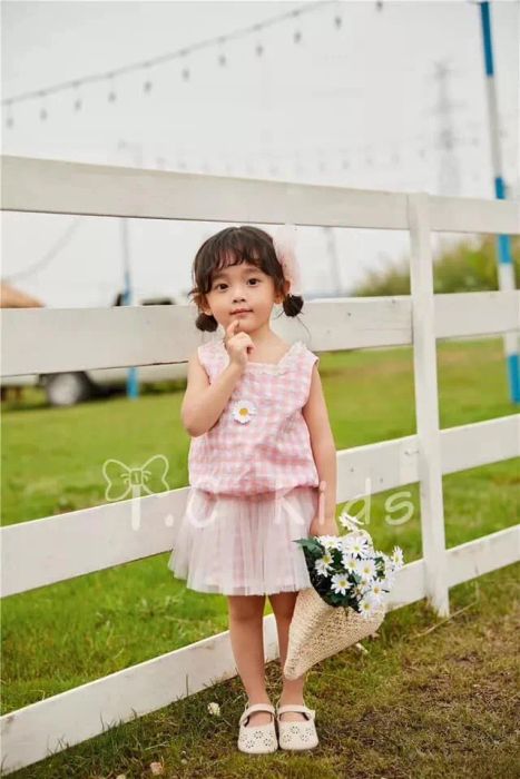 Không gian mua sắm sang trọng với đa dạng trang phục bé trai tại Mary's BABY