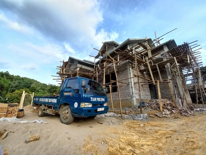 Không gian trưng bày hiện đại tại Showroom VLXD Tam Phượng