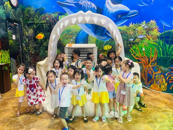 Khám phá không gian Montessori đầy màu sắc tại Trường Mầm Non Ngôi Nhà Sắc Màu qua những hình ảnh chân thực nhất.