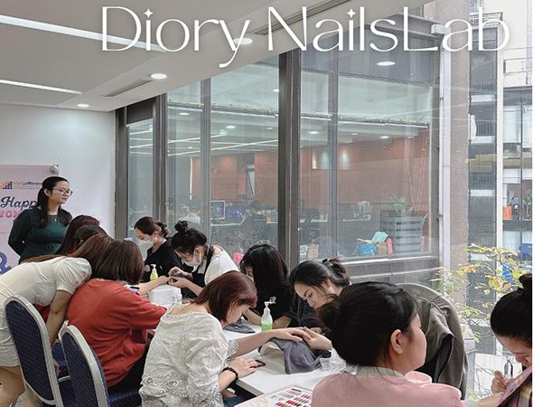 Giờ thực hành chuyên sâu tại Diory NailsLab