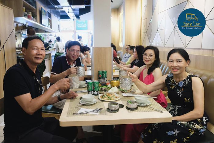 Không gian ấn tượng tại Sam Lor Thai Restaurant Nha Trang - Tuktuk