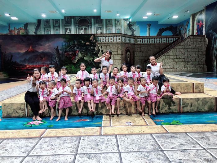 Trường Mầm non Hồng Nhung ảnh 3 - Những khoảnh khắc đáng yêu của bé trong môi trường học tập đầy ắp tiếng cười và sự sáng tạo.