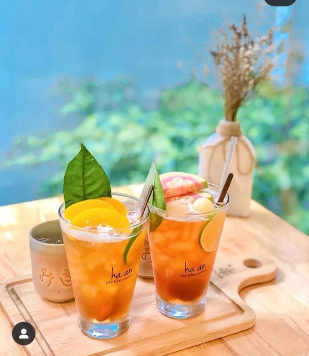 Góc sống ảo với cây xanh tại Hạ An