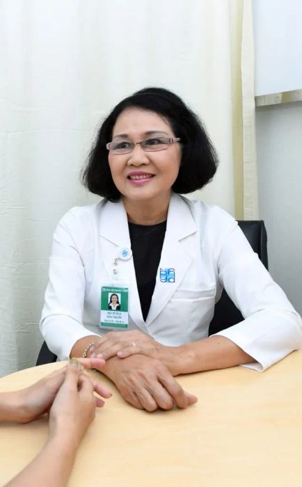 Hình ảnh ThS.BS CKII Đặng Thị Tốn - Người thầy thuốc mẫu mực của ngành da liễu
