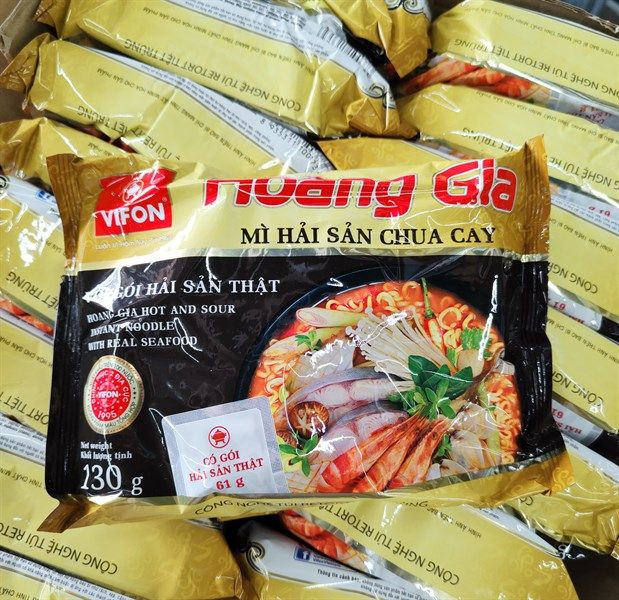 Hình ảnh mì Hoàng Gia Hải Sản Chua Cay - Sắc màu quyến rũ