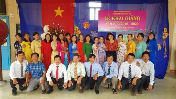 Khuôn viên xanh mát tại Trường Tiểu học Hoàng Diệu (Ảnh 1)