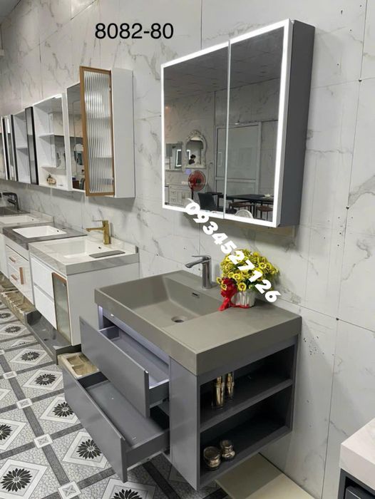Góc trưng bày tinh tế với đa dạng mẫu mã tại Showroom Hoàng Tuấn
