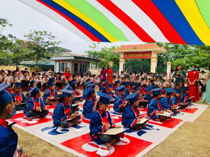 Hình ảnh hoạt động giảng dạy tại Trường Tiểu Học Liên Hoà - Không gian học tập sáng tạo kế thừa truyền thống