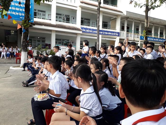 Hoạt động ngoại khóa đầy màu sắc của học sinh