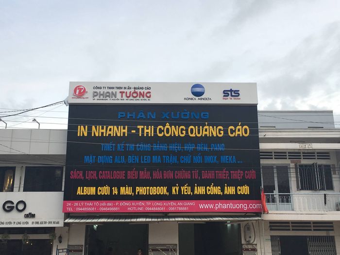 Không gian sáng tạo và showroom sản phẩm tại In Ấn Quảng Cáo Phan Tường