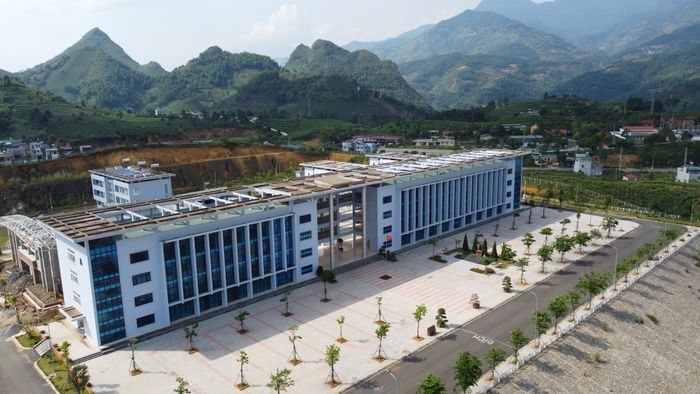 Cơ sở vật chất hiện đại tại ngôi trường chuyên hàng đầu tỉnh