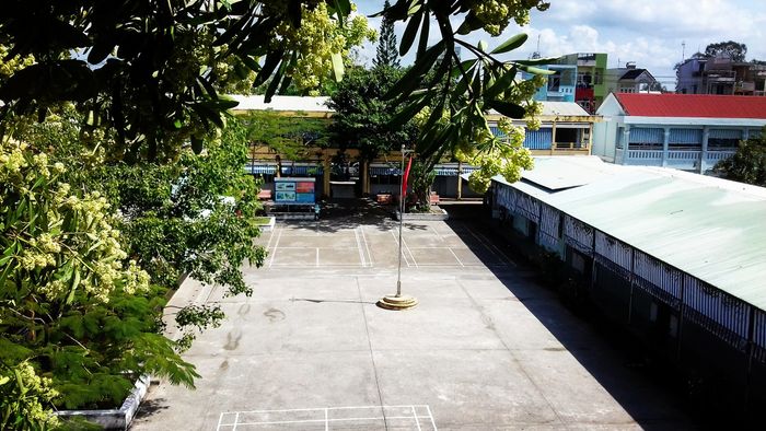 Hình ảnh phòng học STEM hiện đại và các hoạt động ngoại khóa sôi nổi tại Trường THCS Hùng Vương