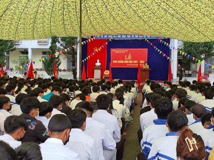 Cảnh quan ấn tượng của ngôi trường THPT Sìn Hồ giữa núi rừng Tây Bắc