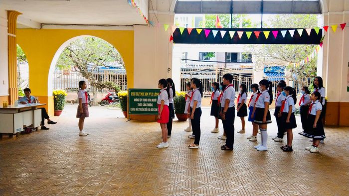Hình ảnh Trường Tiểu học Lê Lai - Khuôn viên xanh mát với sân chơi rộng rãi