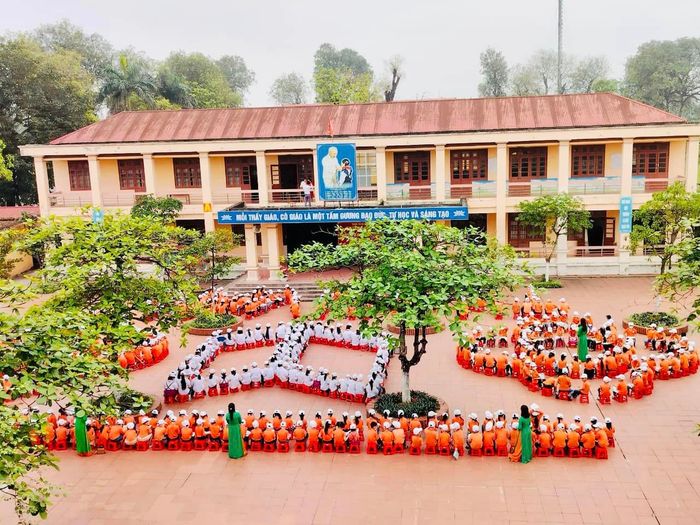 Không gian xanh mát tại Trường Tiểu học Phù Vân