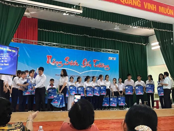 Những khoảnh khắc đẹp tại THPT Đốc Binh Kiều - Nơi lưu giữ kỷ niệm tuổi học trò