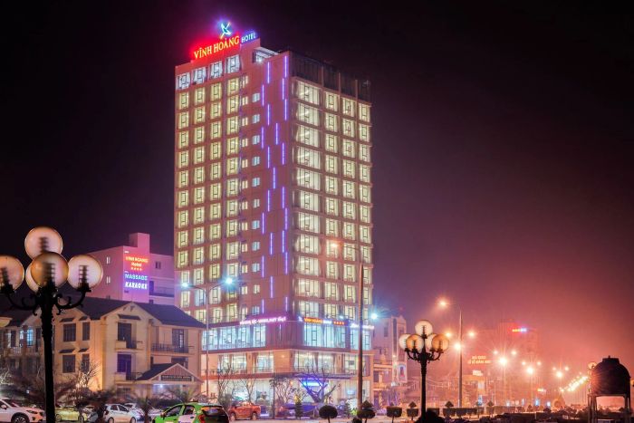 Khách sạn Vĩnh Hoàng - Toàn cảnh lung linh về đêm