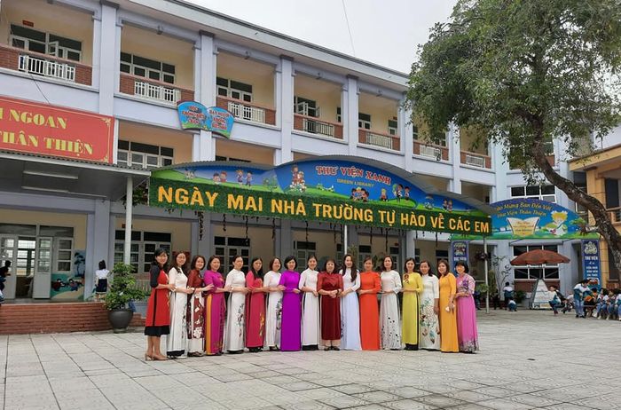 Khuôn viên xanh mát của Trường Tiểu học Liêm Chính