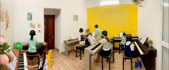 Phòng học piano chuyên nghiệp tại Hòa Music