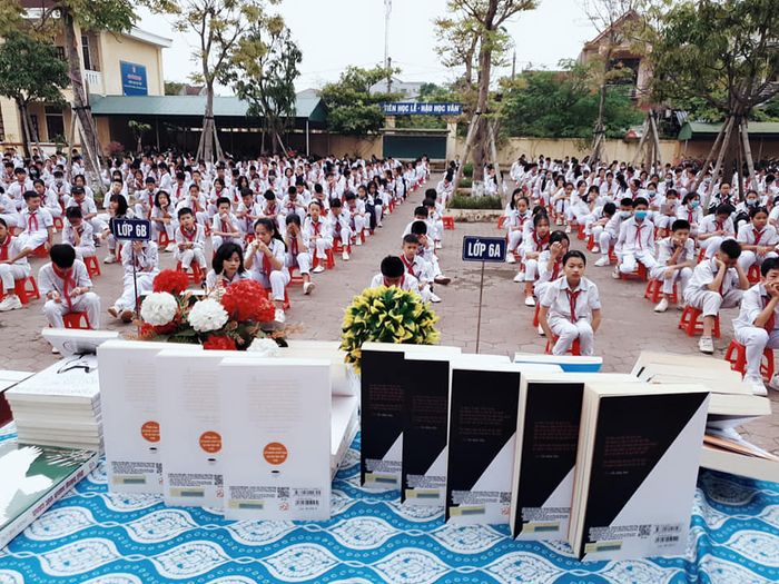Hình ảnh nổi bật về khuôn viên xanh - sạch - đẹp của THCS Lê Bình