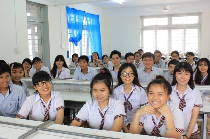 Trường THPT Hoàng Hoa Thám - Ảnh 1