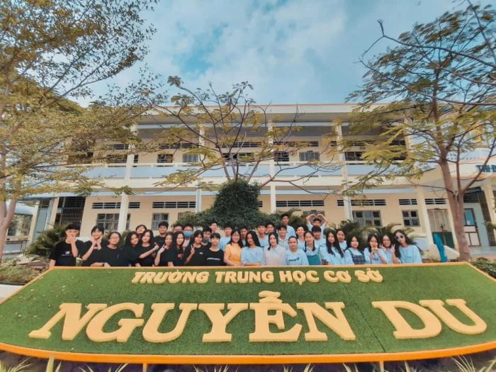 Góc nhìn chân thực về khuôn viên xanh - sạch - đẹp và cơ sở vật chất hiện đại của Trường THCS Nguyễn Du
