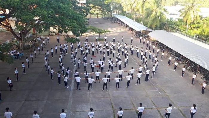 Góc nhìn toàn cảnh về khuôn viên xanh mát của THPT Nguyễn Thị Minh Khai