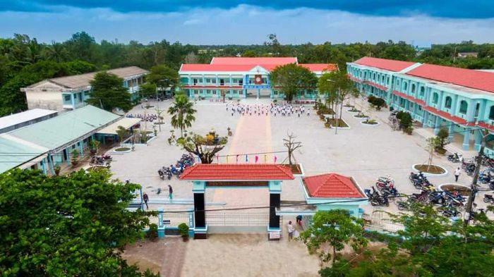 Hình ảnh toàn cảnh Trường THPT Trần Văn Thời - Biểu tượng giáo dục Cà Mau